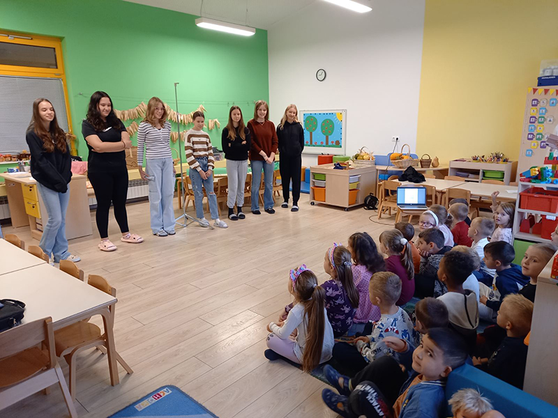 LONČEKI OBILJEŽILI DAN ZAŠTITE ŽIVOTINJA