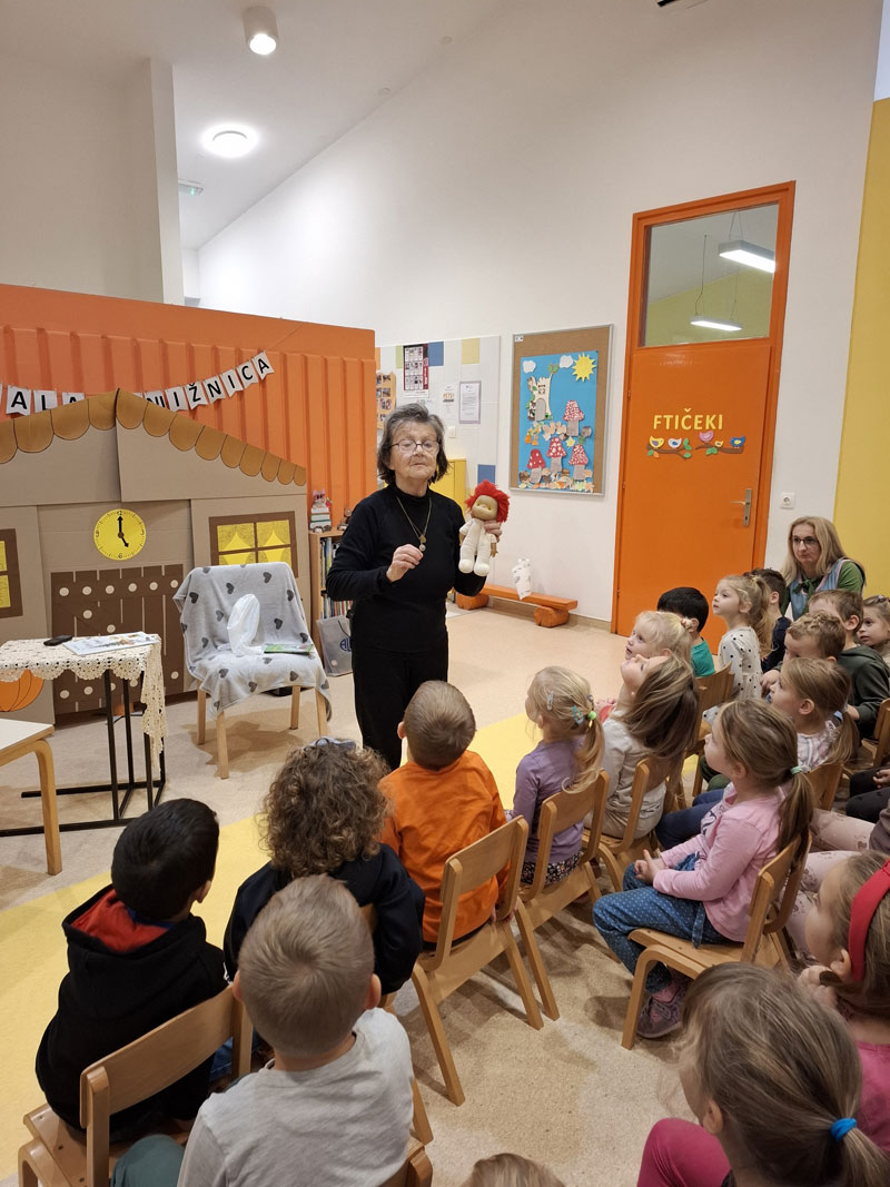 SUSRET S SPISATELJICOM VEROM ZEMUNIĆ - Potočnica